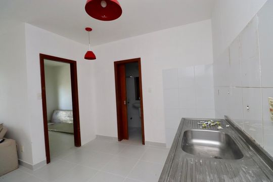 Cozinha de apartamento para alugar com 2 quartos, 55m² em Itapuã, Salvador