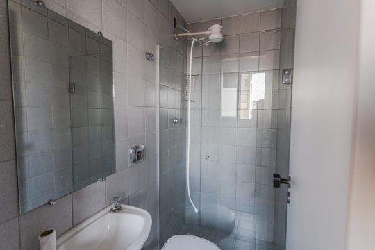 Banheiro de Serviço de apartamento para alugar com 4 quartos, 250m² em Lourdes, Belo Horizonte