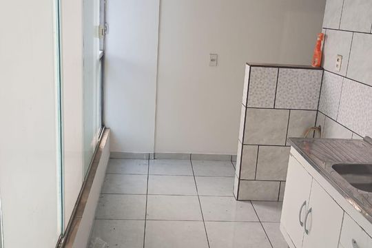 Cozinha de casa para alugar com 2 quartos, 55m² em Conceição, Osasco