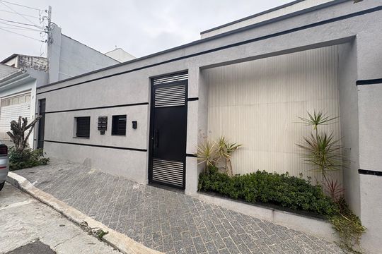Fachada de apartamento para alugar com 1 quarto, 35m² em Parque Sevilha, São Paulo