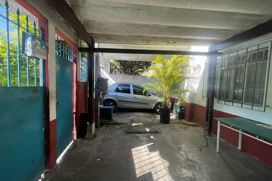 Área externa de casa à venda com 4 quartos, 87m² em Parque Sao Jose, São Paulo