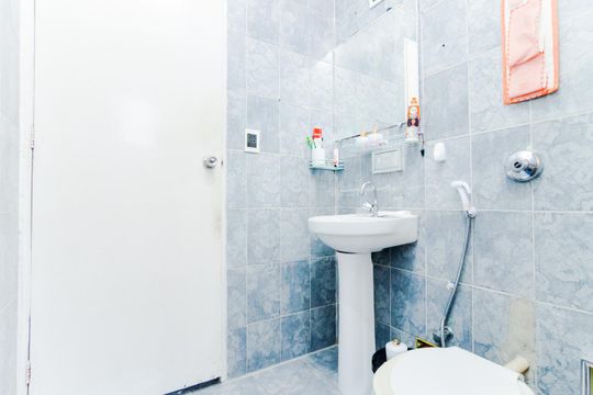 Banheiro de casa à venda com 3 quartos, 170m² em Jardim Cocaia, Guarulhos