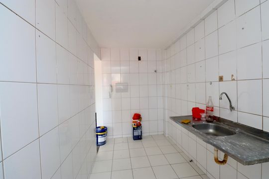 Cozinha de apartamento para alugar com 2 quartos, 40m² em Itapuã, Salvador