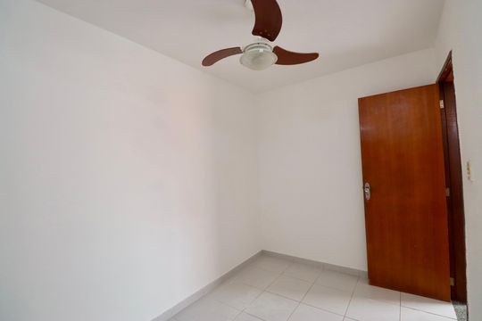 Quarto 2 de apartamento para alugar com 2 quartos, 40m² em Itapuã, Salvador