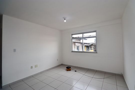 Sala de apartamento para alugar com 2 quartos, 40m² em Itapuã, Salvador