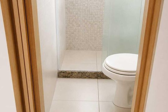 Banheiro de casa para alugar com 2 quartos, 70m² em Guaratiba, Rio de Janeiro