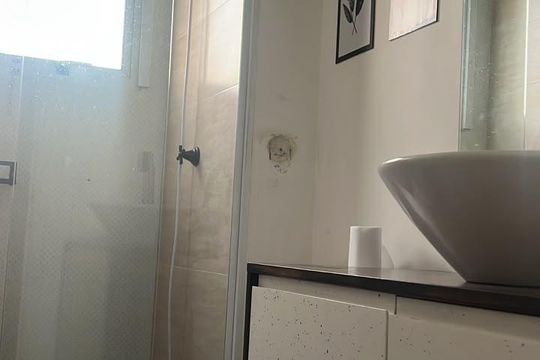 Banheiro de apartamento para alugar com 2 quartos, 56m² em Jardim do Líbano, Barueri