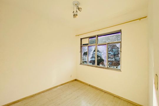 Quarto de apartamento para alugar com 2 quartos, 70m² em Botafogo, Rio de Janeiro