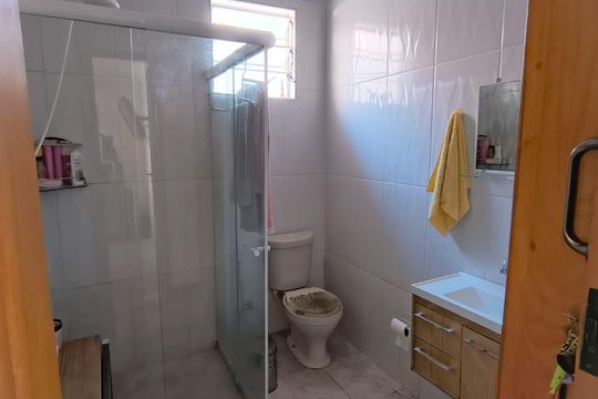 Banheiro de casa de condomínio à venda com 2 quartos, 115m² em Abolição, Rio de Janeiro