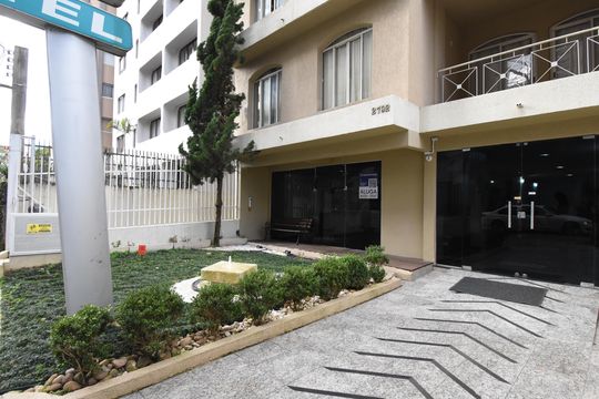 Placa de apartamento para alugar com 1 quarto, 32m² em Bigorrilho, Curitiba