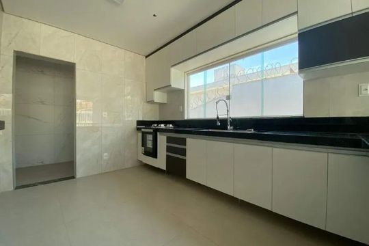 Cozinha de casa para alugar com 3 quartos, 120m² em Braúnas, Belo Horizonte
