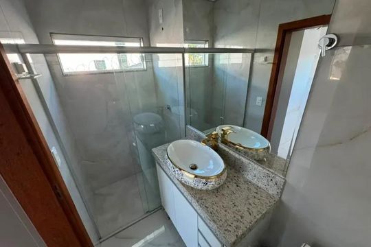 Banheiro de casa para alugar com 3 quartos, 120m² em Braúnas, Belo Horizonte