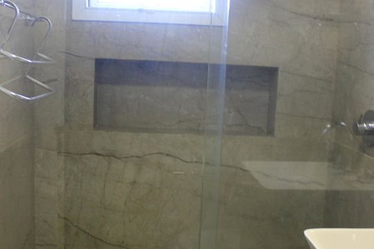 Banheiro da Suíte 2 de apartamento à venda com 2 quartos, 97m² em Jardim Santa Edwirges, Guarulhos