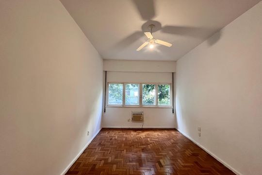 Quarto 1 de apartamento à venda com 3 quartos, 161m² em Copacabana, Rio de Janeiro
