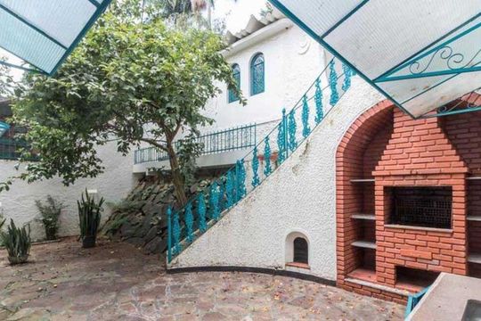 Área externa de casa para alugar com 4 quartos, 472m² em Pacaembu, São Paulo