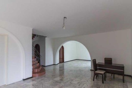 Casa para alugar com 4 quartos, 472m² em Pacaembu, São Paulo