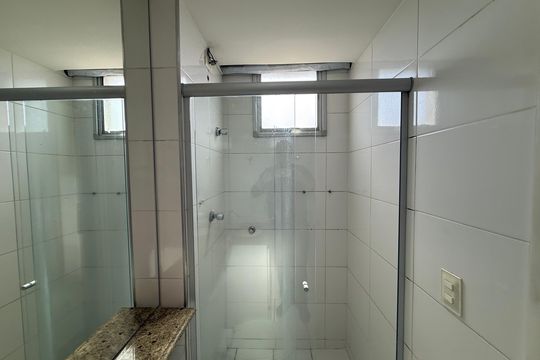 Banheiro de apartamento à venda com 2 quartos, 70m² em Castelo, Belo Horizonte