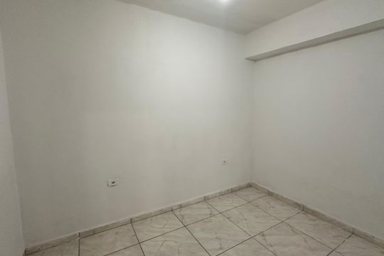 Casa para alugar com 2 quartos, 80m² em Jardim Capelinha, São Paulo