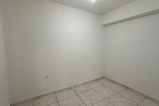 Casa para alugar com 2 quartos, 80m² em Jardim Capelinha, São Paulo