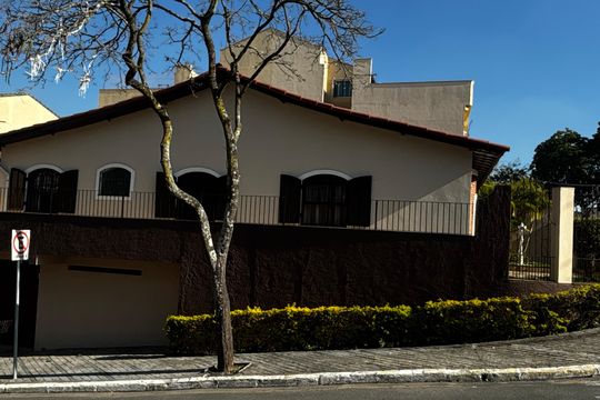 Fachada de casa à venda com 3 quartos, 207m² em Vila Metalúrgica, Santo André