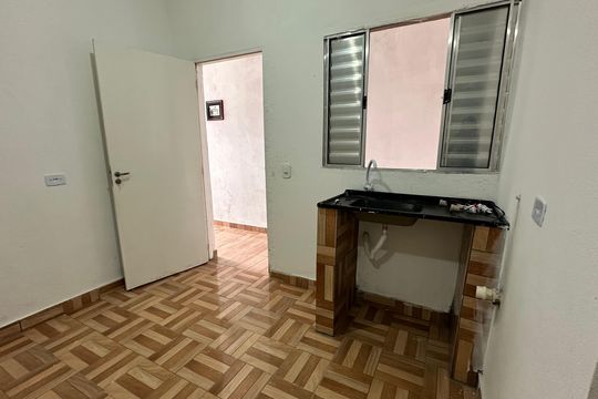 Casa para alugar com 1 quarto, 26m² em Jardim Capelinha, São Paulo