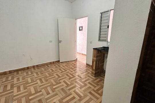 Casa para alugar com 1 quarto, 26m² em Jardim Capelinha, São Paulo