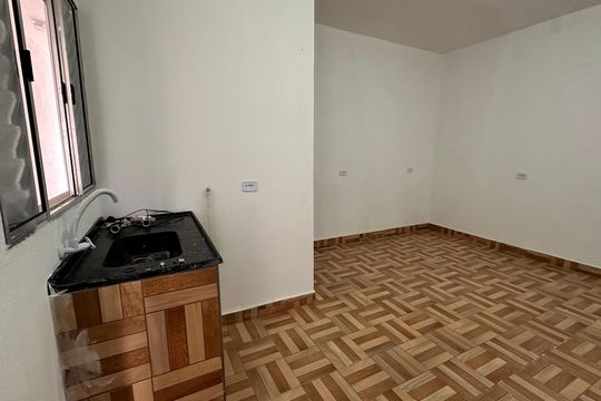 Casa para alugar com 1 quarto, 26m² em Jardim Capelinha, São Paulo