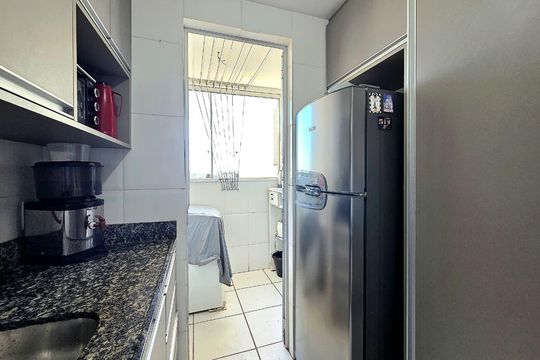 Cozinha de apartamento à venda com 3 quartos, 90m² em Jardim Guanabara, Belo Horizonte