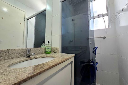 Banheiro de apartamento à venda com 3 quartos, 90m² em Jardim Guanabara, Belo Horizonte