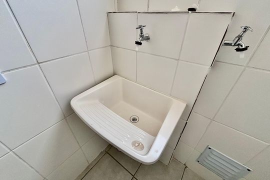 Área de serviço de apartamento para alugar com 2 quartos, 49m² em Jardim Lourdes, Ferraz de Vasconcelos