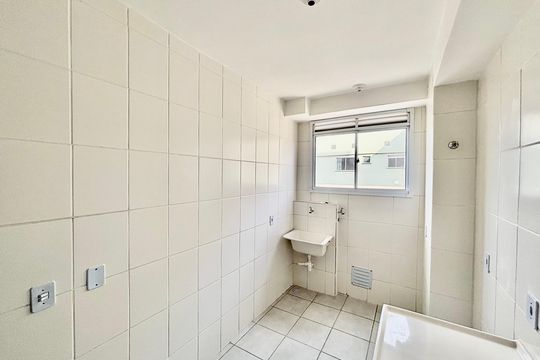 Área de serviço de apartamento para alugar com 2 quartos, 49m² em Jardim Lourdes, Ferraz de Vasconcelos