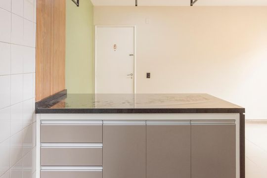 Cozinha de apartamento para alugar com 2 quartos, 49m² em Jardim Sabara, São Paulo