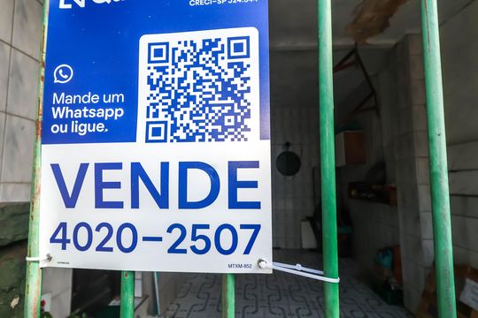Fachada de casa à venda com 3 quartos, 80m² em Cambuci, São Paulo