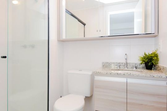 Banheiro de kitnet/studio para alugar com 1 quarto, 37m² em Portal dos Gramados, Guarulhos