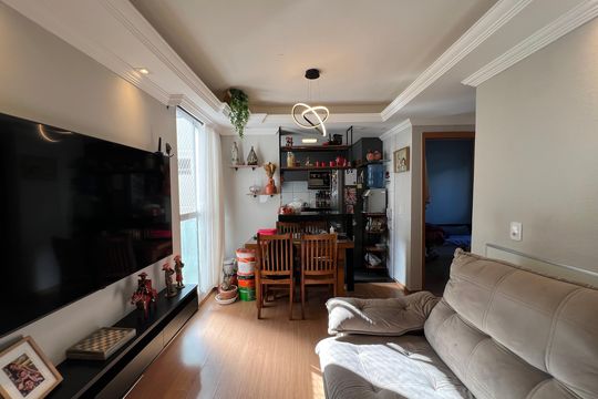 Sala de apartamento à venda com 2 quartos, 44m² em Chácara Cotia, Contagem