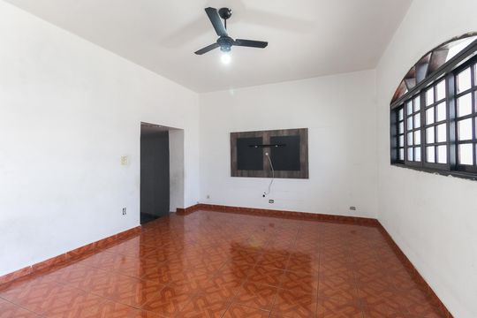Casa à venda com 3 quartos, 250m² em Itaquera, São Paulo