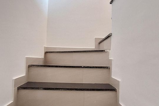 Escada de casa à venda com 3 quartos, 160m² em Vila Gomes, São Paulo