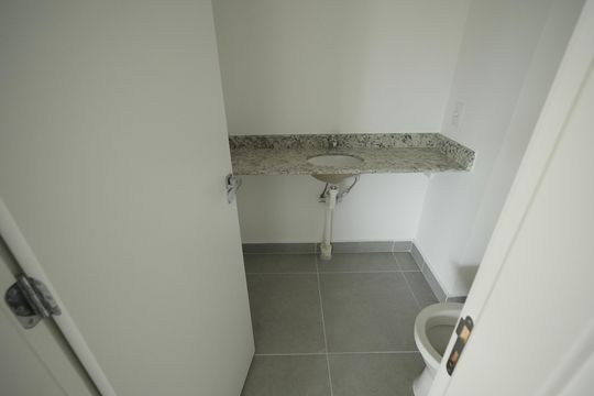 Banheiro Social de apartamento à venda com 3 quartos, 132m² em Jardim, Santo André