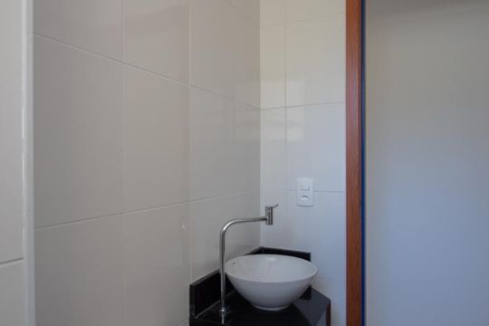 Banheiro de apartamento à venda com 1 quarto, 40m² em Tijuca, Belo Horizonte