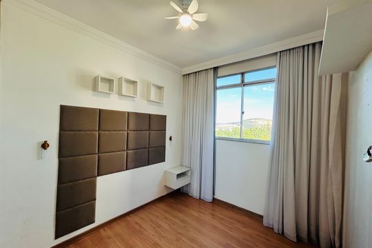Apartamento à venda com 2 quartos, 55m² em Cabral, Contagem