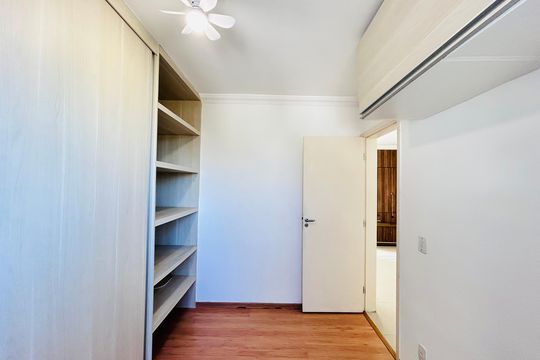Apartamento à venda com 2 quartos, 55m² em Cabral, Contagem