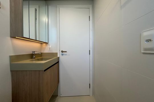 Banheiro de apartamento para alugar com 1 quarto, 46m² em Santo Antonio de Lisboa, Florianópolis