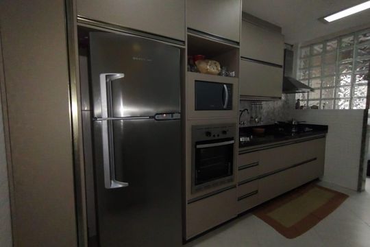 Cozinha de apartamento para alugar com 2 quartos, 122m² em Vila Assuncao, Praia Grande