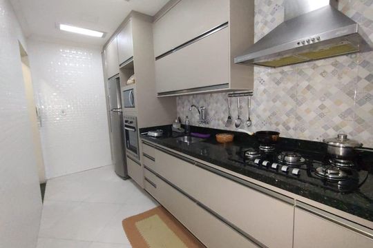 Cozinha de apartamento para alugar com 2 quartos, 122m² em Vila Assuncao, Praia Grande