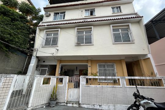 Fachada de casa de condomínio para alugar com 1 quarto, 70m² em Tomás Coelho, Rio de Janeiro