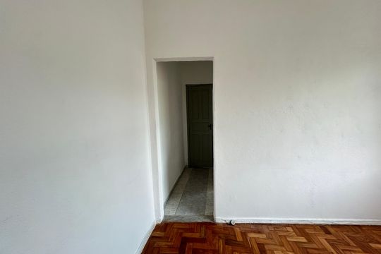 Corredor de casa de condomínio para alugar com 1 quarto, 70m² em Tomás Coelho, Rio de Janeiro