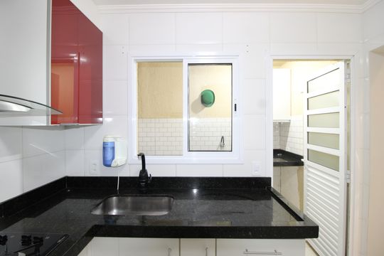 Cozinha de casa de condomínio para alugar com 2 quartos, 58m² em Vila Carmosina, São Paulo