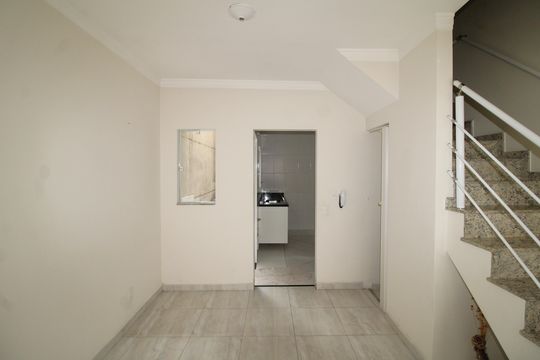 Sala de apartamento à venda com 2 quartos, 60m² em Vila Vitorio Mazzei, São Paulo