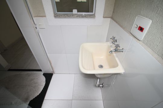 Área de Serviço de apartamento à venda com 2 quartos, 60m² em Vila Vitorio Mazzei, São Paulo