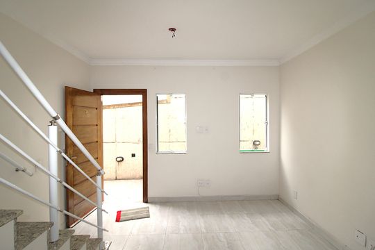 Sala de apartamento para alugar com 2 quartos, 60m² em Vila Vitorio Mazzei, São Paulo